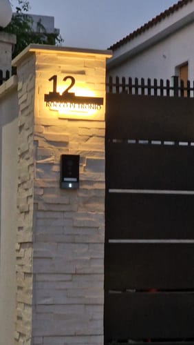 Customer photo review of Numero civico luminoso modello Line Ray 02