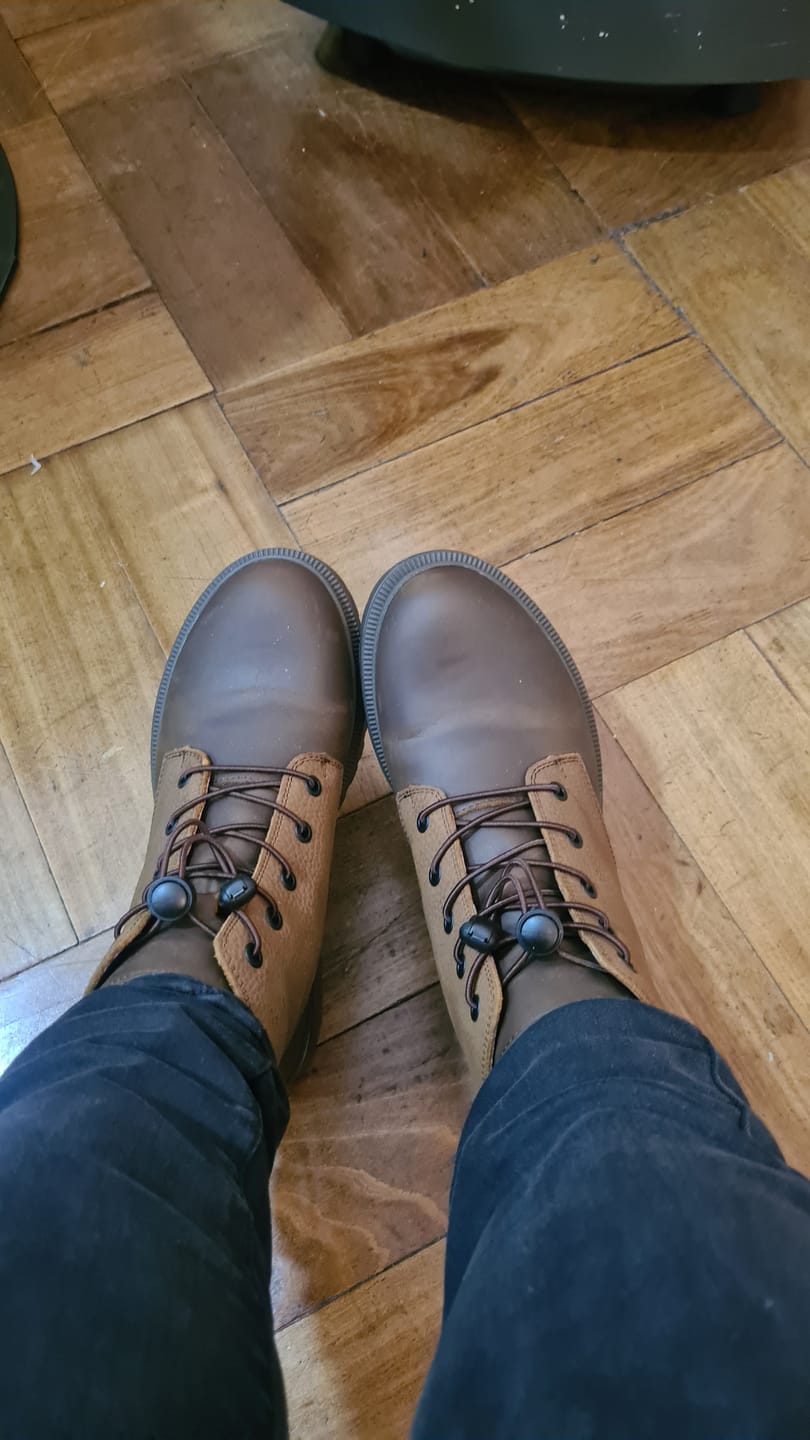 Customer photo review of Botín Explorer 2 Café Rústico Mujer
