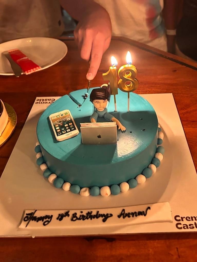 Customer photo review of Cake for a workaholic