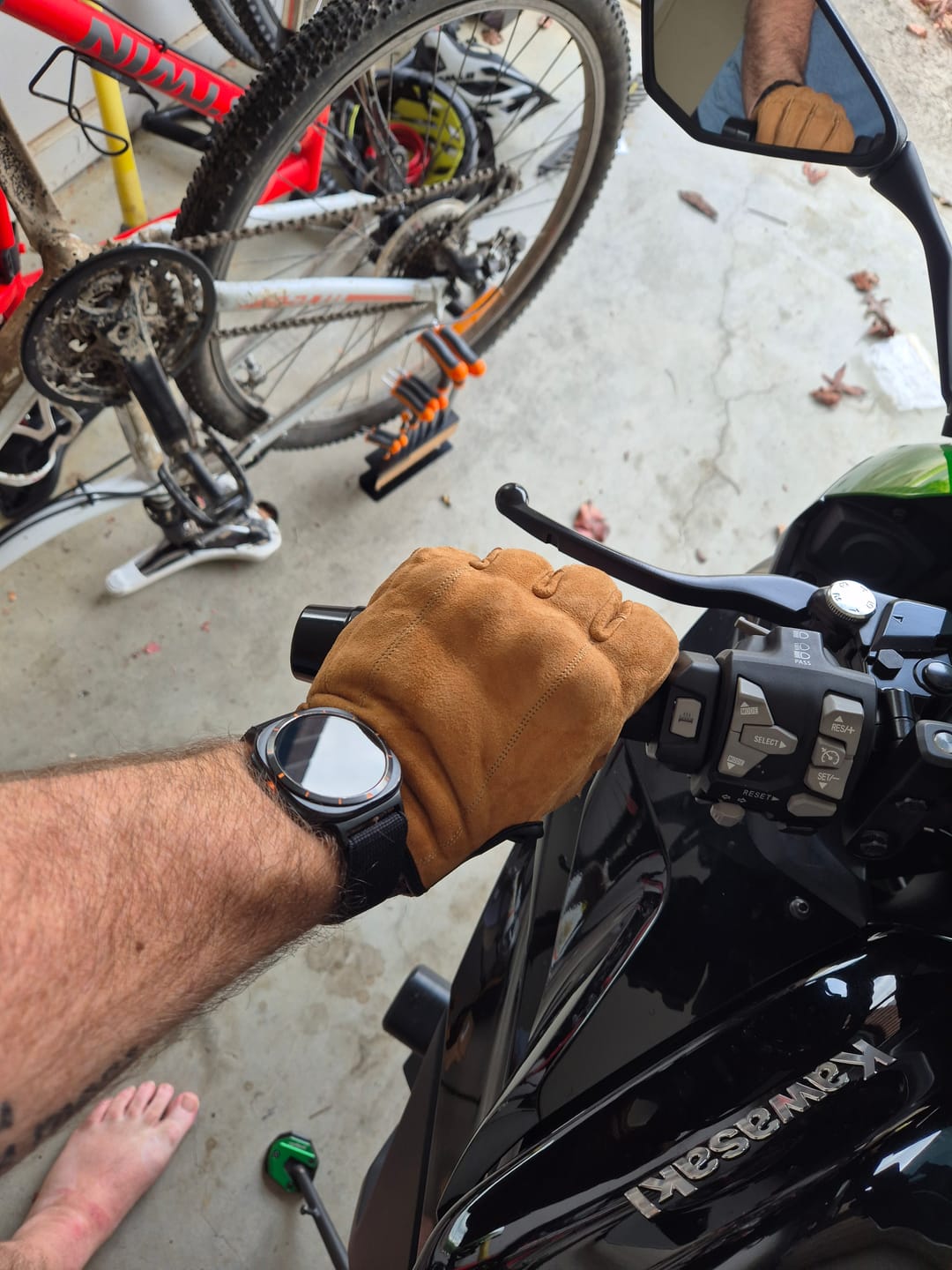 Customer photo review of 'Slugga's' | Short Cuff Motorbike Gloves | Tan Suede Motorcycle Gloves