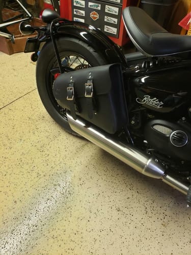 Customer photo review of Triumph Bobber Speedmaster Right Side Solo Bag - TBR01