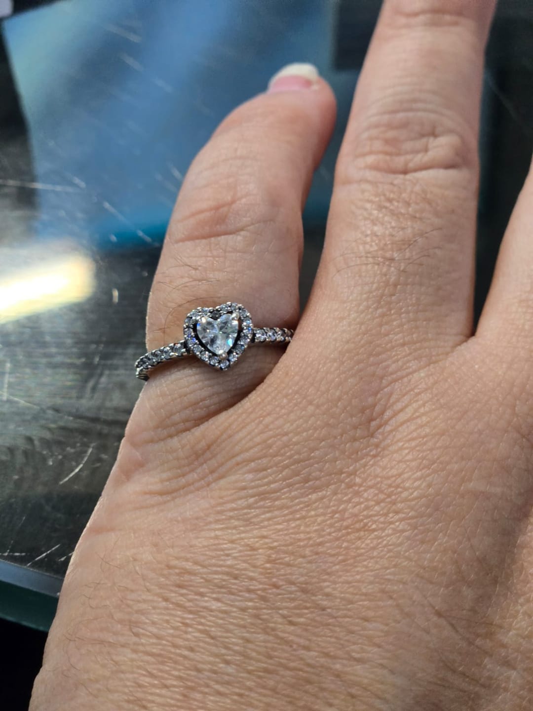 Customer photo review of ANILLO PROMESA PANDORA CORAZON ELEVADO + KIT DE REGALO