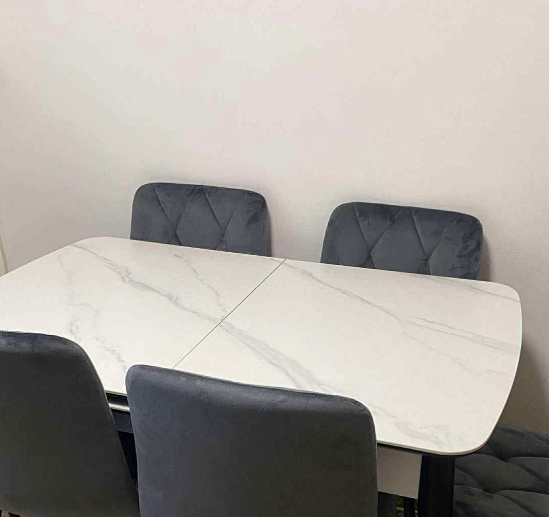 Customer photo review of Masa extensibila APOLLO, alb cu efect de marmura/negru, 120/160x80x76 cm