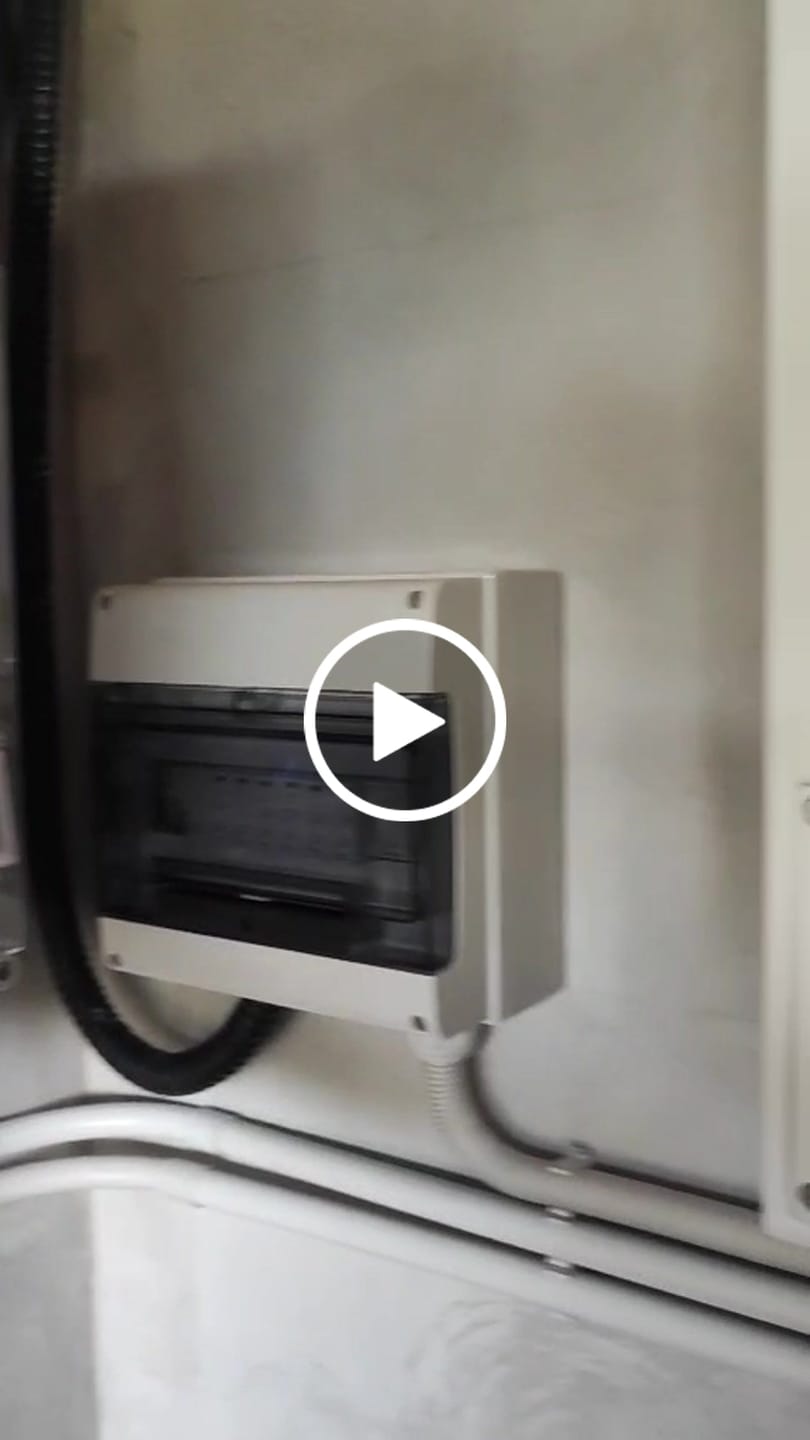 Customer video review of Comutator de transfer automat monofazat pentru panouri fotovoltaice 230V 63A ATS