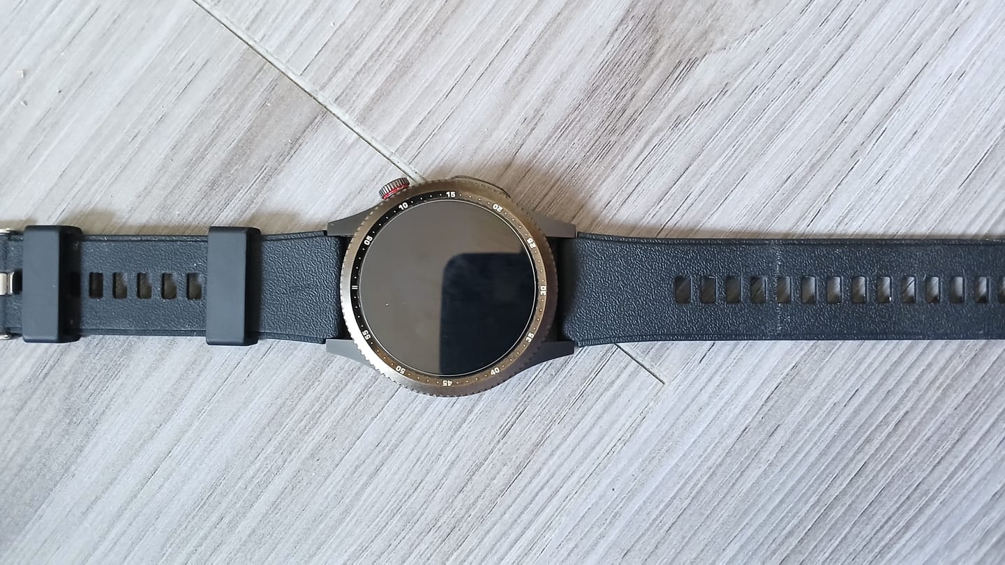 Customer photo review of Fitaos H9 ECG blood glucose Uric acid cholesterol Stress monitoring Smartwatch