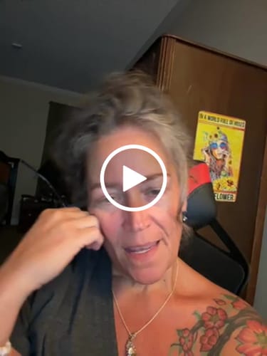 Customer video review of Emma