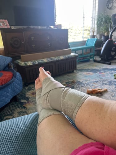 Customer photo review of Premium Bamboo Ankle Support