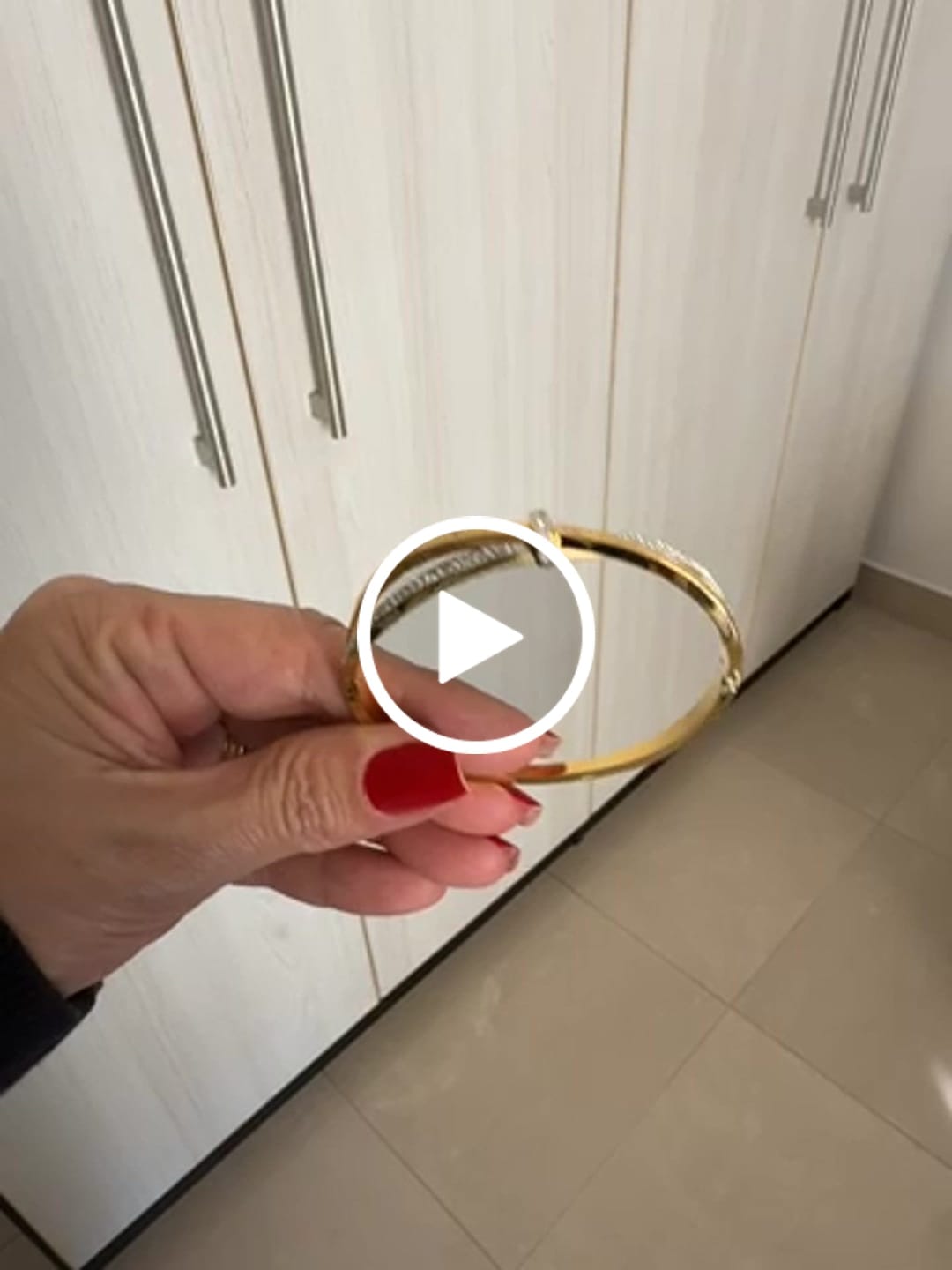 Customer video review of Bracelete Romano Zircônia Banhado em Ouro 18K