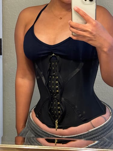 Customer photo review of 2002 Ultra Snatching Waist Trainer