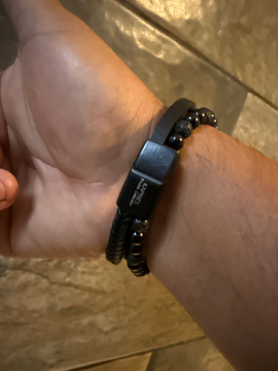 Customer photo review of Pulsera LeatherCraft Black - Private Collection