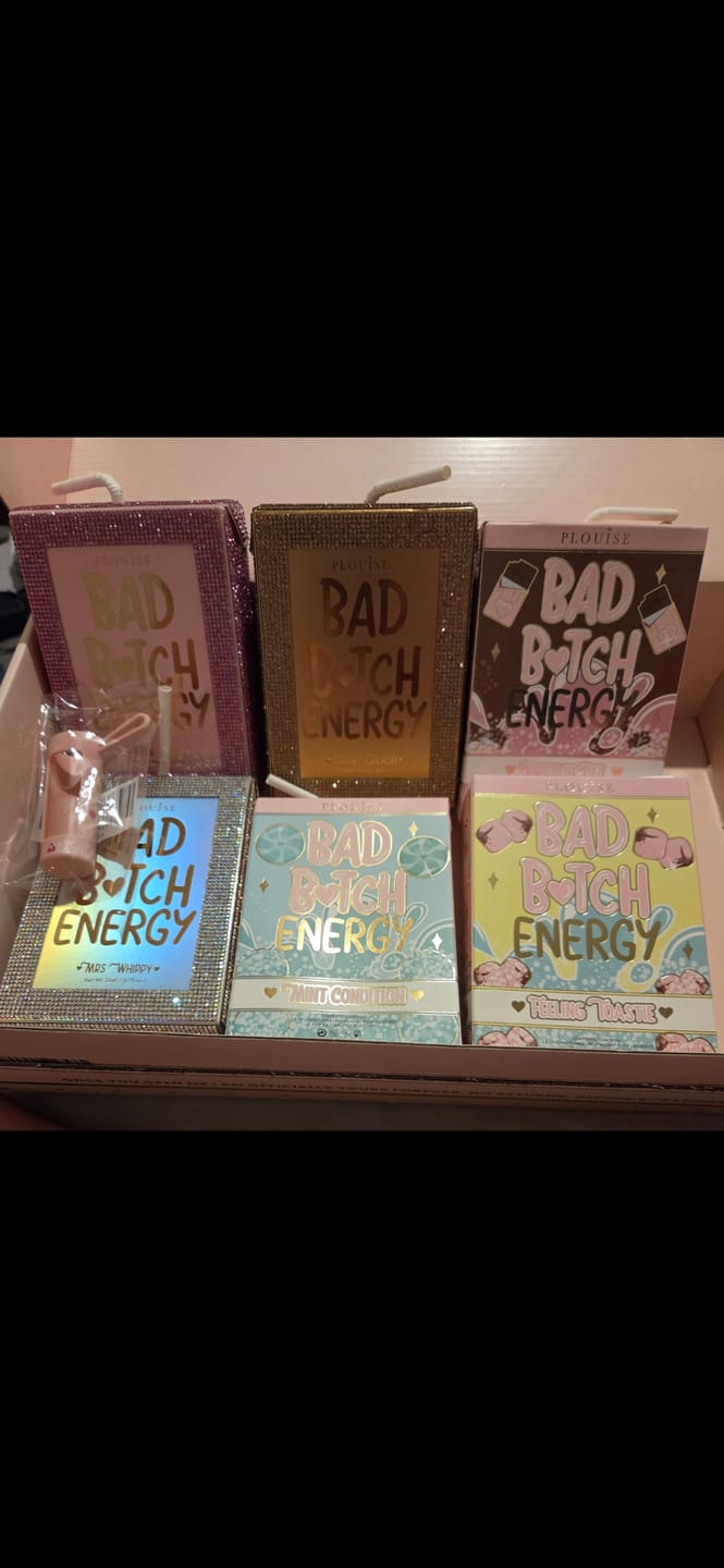 Recenzie foto de client pentru pachetul de buze P.Louise Born To Sparkle
