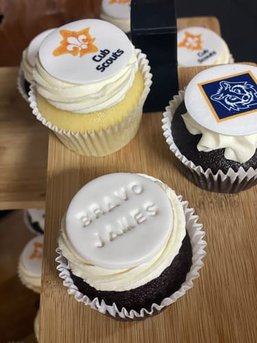 Customer photo review of 15 x 5 cm Pre-cut Standard Cupcake Custom Edible Icing Images