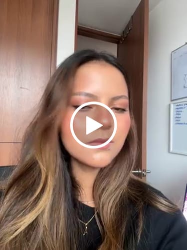 Customer video review of RUBOR CREMOSO EN BARRA COLLECTION