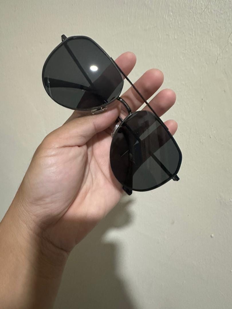 Customer photo review of FREE Sunglasses Leather Pouch + Suede Microfiber Cloth (Worth RM24.90)