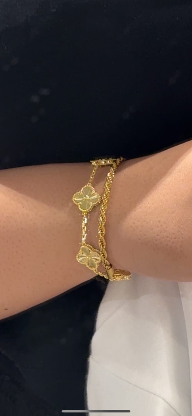 Customer photo review of Four clover Armband