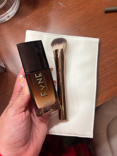Customer photo review of FLAWLESS FINISH FYNE'DATION & BRUSH DUO