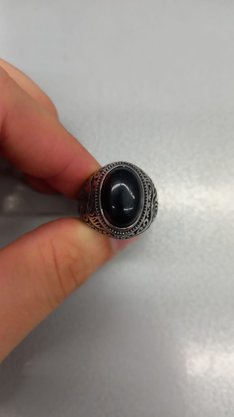 Customer photo review of BLACK EYES.
