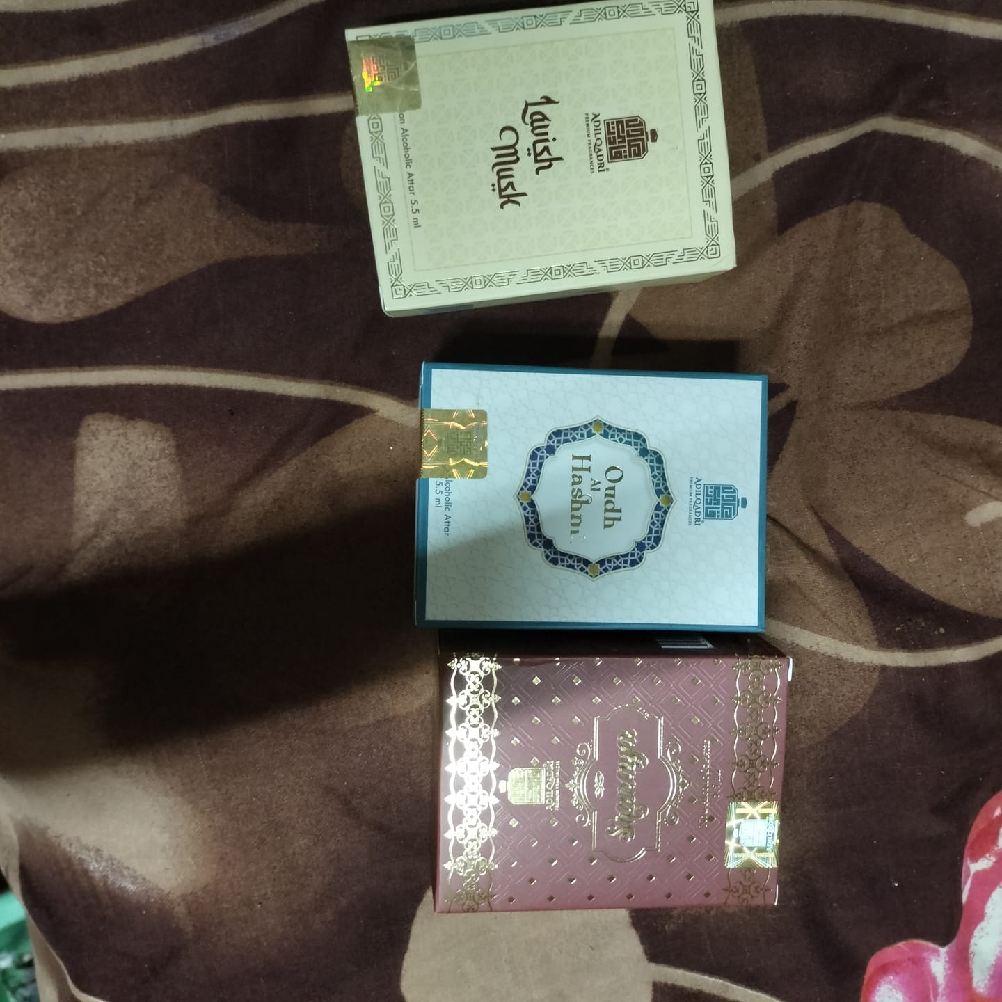 Customer photo review of 3 Pcs Attar Set Shanaya, Lavish Musk And Oudh Al Hashmi 5.5 Ml Each