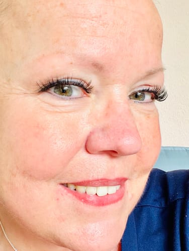 Customer photo review of BOND GIRL+ Wimpernkleber schwarz