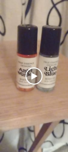 Customer video review of DG789  Light Blue  Body Oil - Women