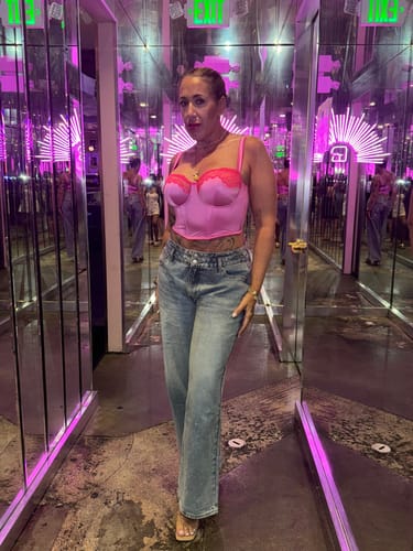 Customer photo review of W279 Sundown Jeans