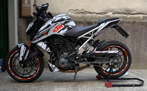 undefined review of KTM 390 Duke 2011-2023 GRAPHICS - "Pulse" (Black/White) image 1 out of 2