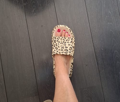 Customer photo review of HappyFlops Limited Editions