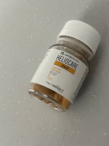 Customer photo review of ヘリオケア360° ORAL（飲む日焼け止め）