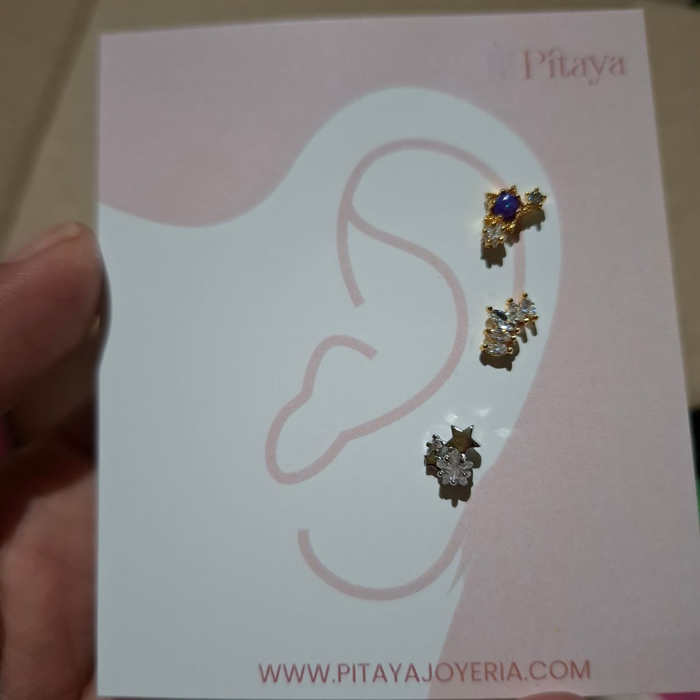Customer photo review of Piercing Estrellas Rosca Plana