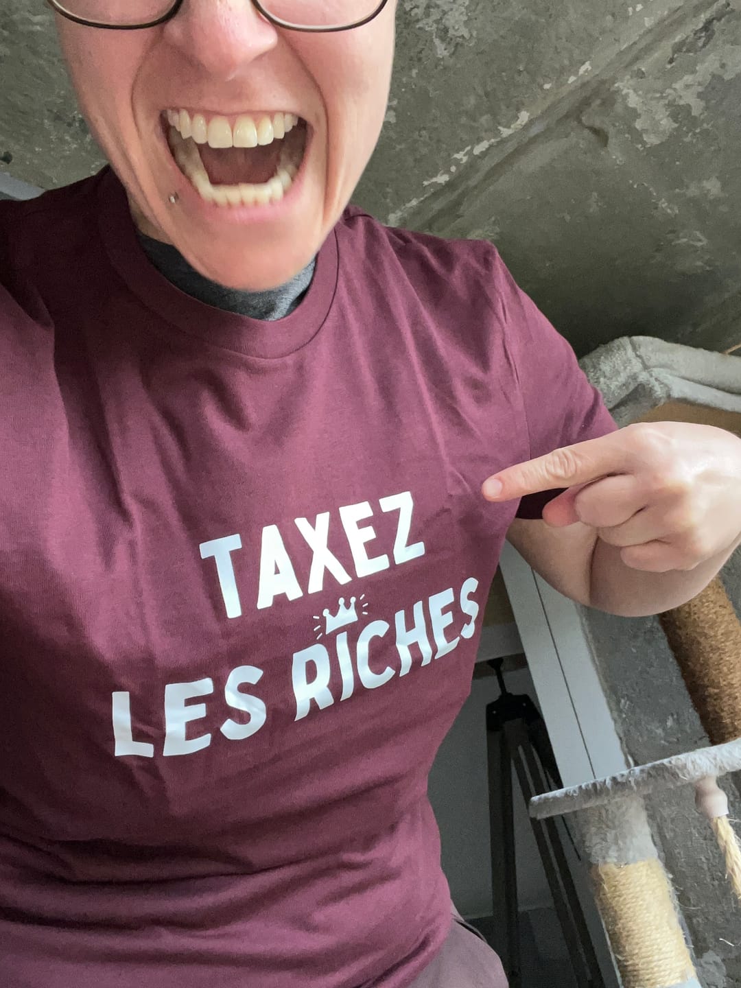 Customer photo review of T-shirt Unisexe 100% Coton Bio Taxez les riches (B)