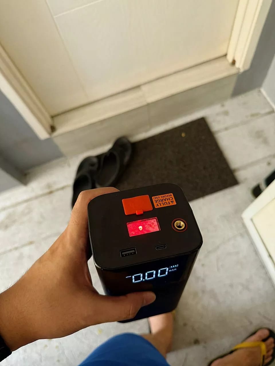 Customer photo review of 4-in-1 Tire Inflator, Jump Starter, Power Bank and LED Light