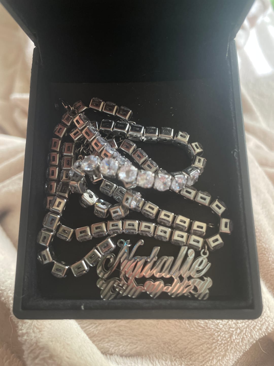 Customer photo review of Dove 3D Plated Name Necklace