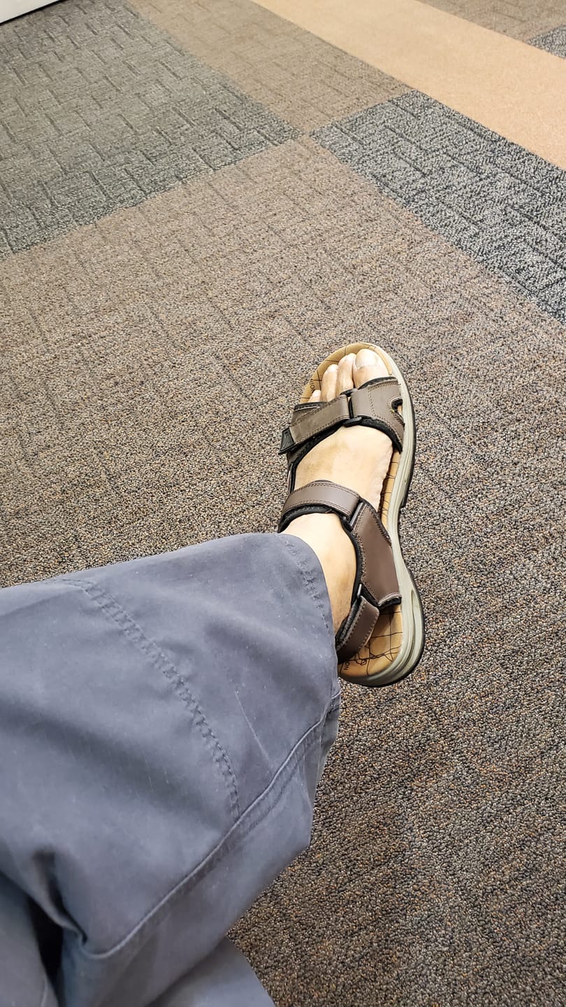 Customer photo review of 💯Summer Collection 💯Men's Orthopedic Leather Sandals – Breathable, Adjustable, Air Cushion