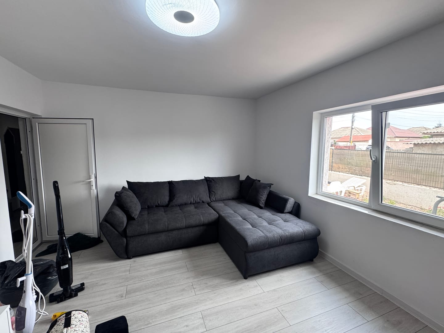 Customer photo review of Colțar extensibil dumonde cu ladă de depozitare si sezut confortabil din spuma HR, Loana Grafit II 270x185 cm