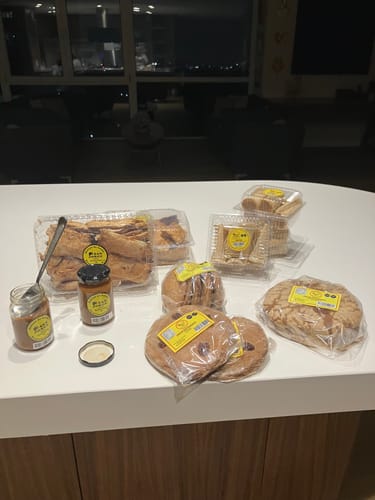 Customer photo review of Empanadas de leche quemada