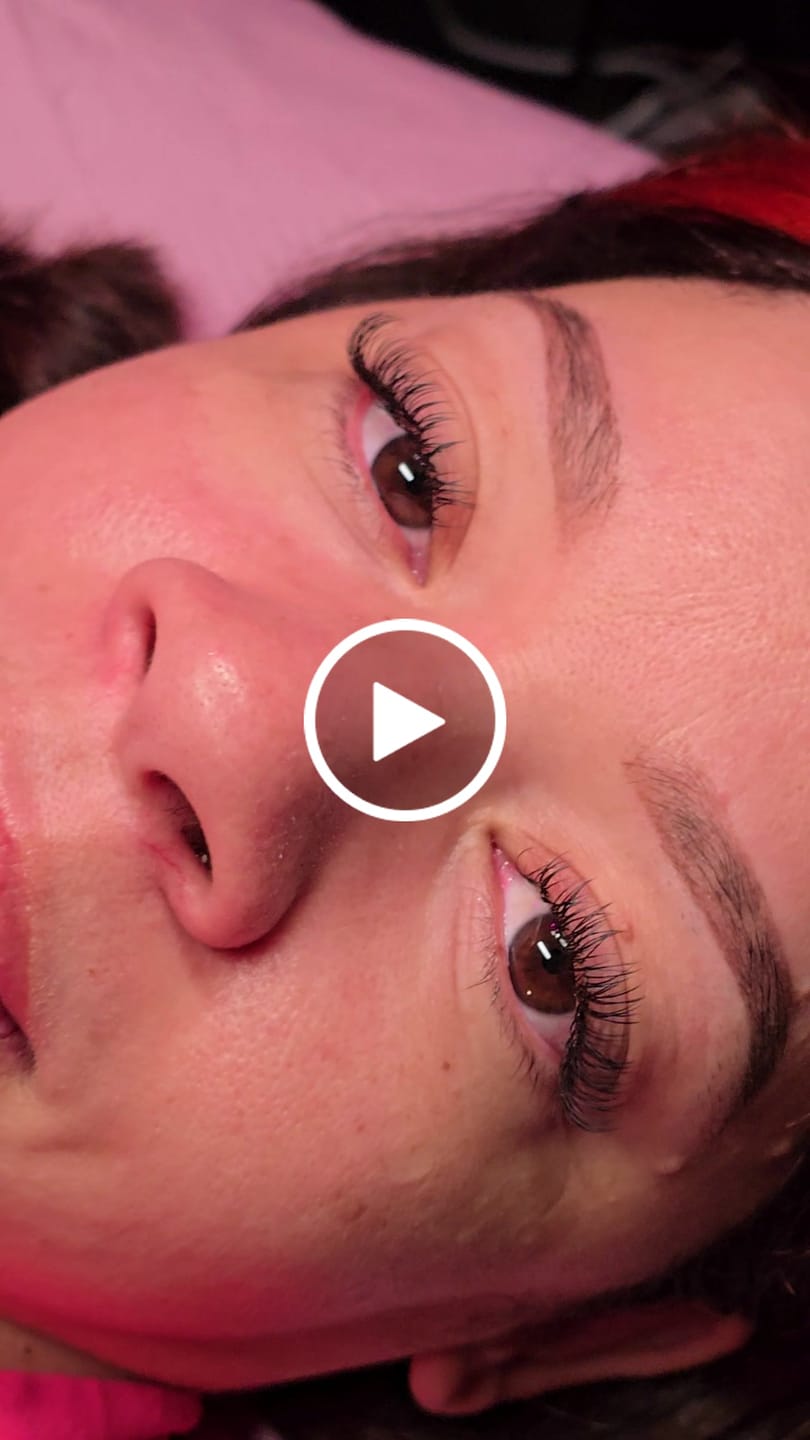 Customer video review of Ellipse Flat Lashes 0.15/0.20mm
