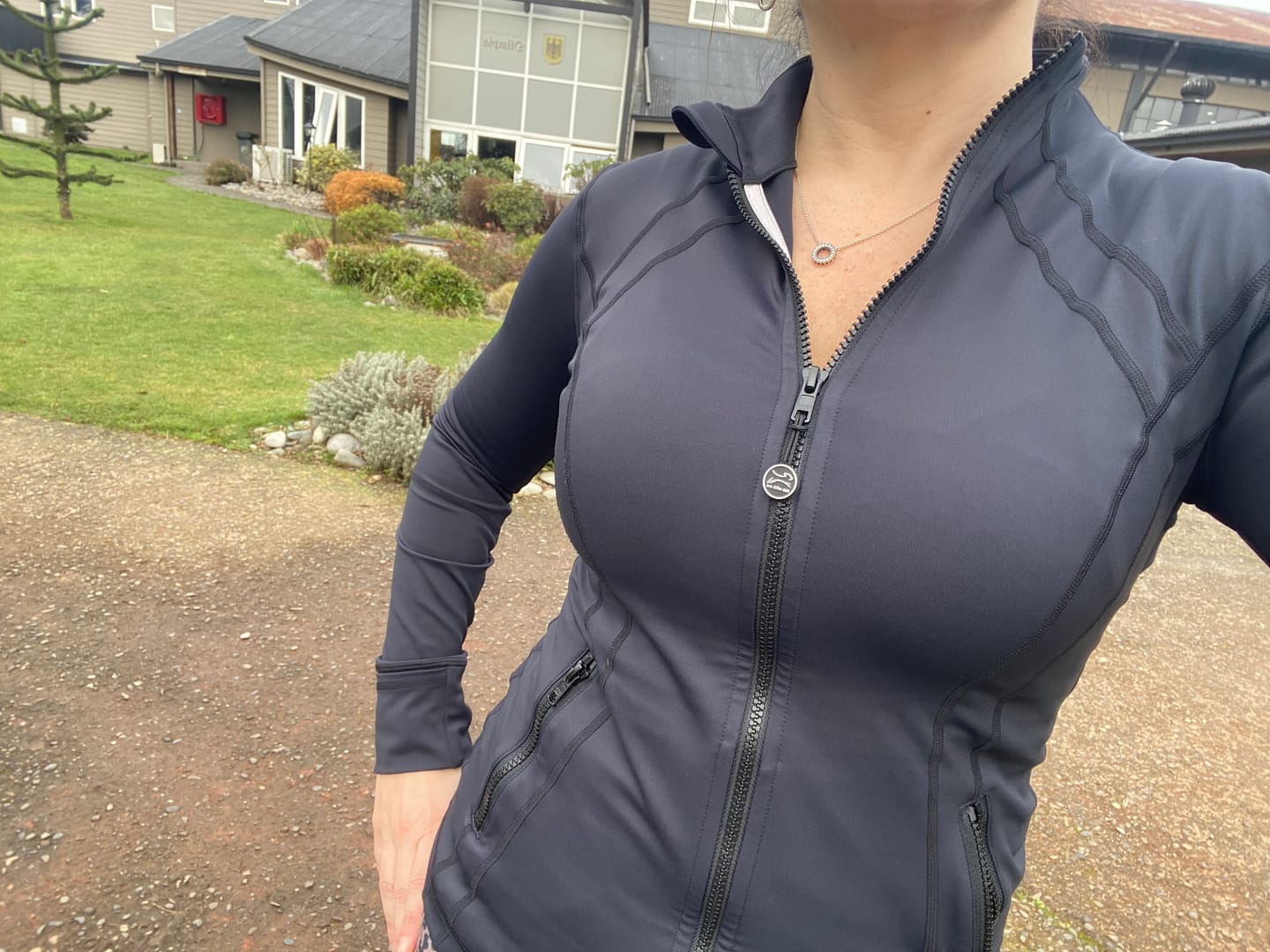 Customer photo review of Chaqueta Flexible Fit - Negro Vulcan