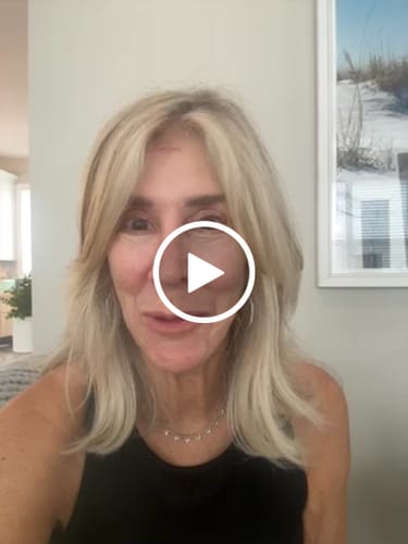 Customer video review of Besque™ Magic Body Oil - 100ml
