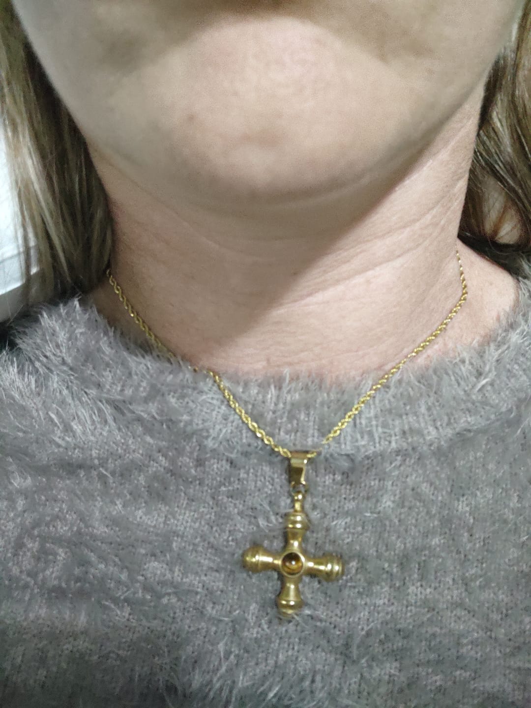 Customer photo review of Colar Olho de Tigre Banhado em Ouro 18k