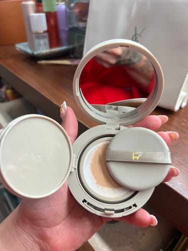 Customer photo review of SATIN SKIN TINTED TOUCH