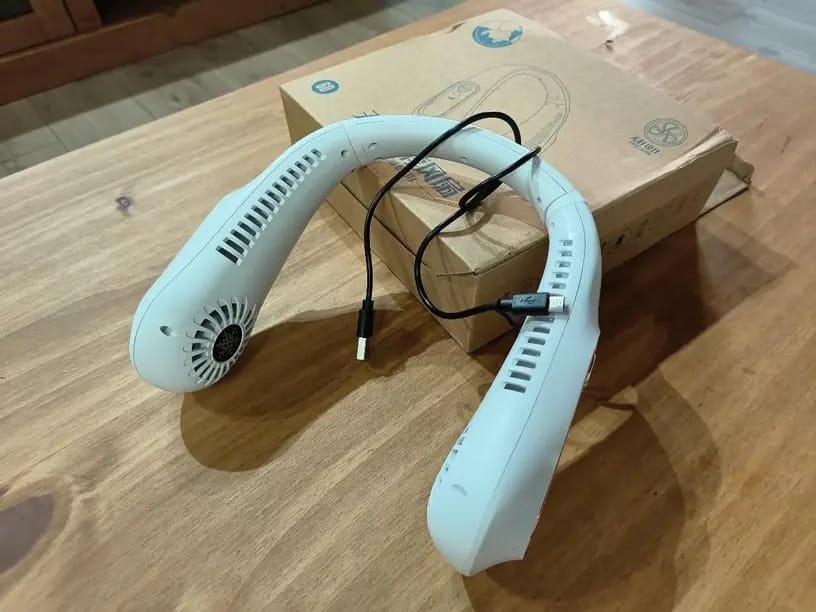 Customer photo review of Portable Neck Fan