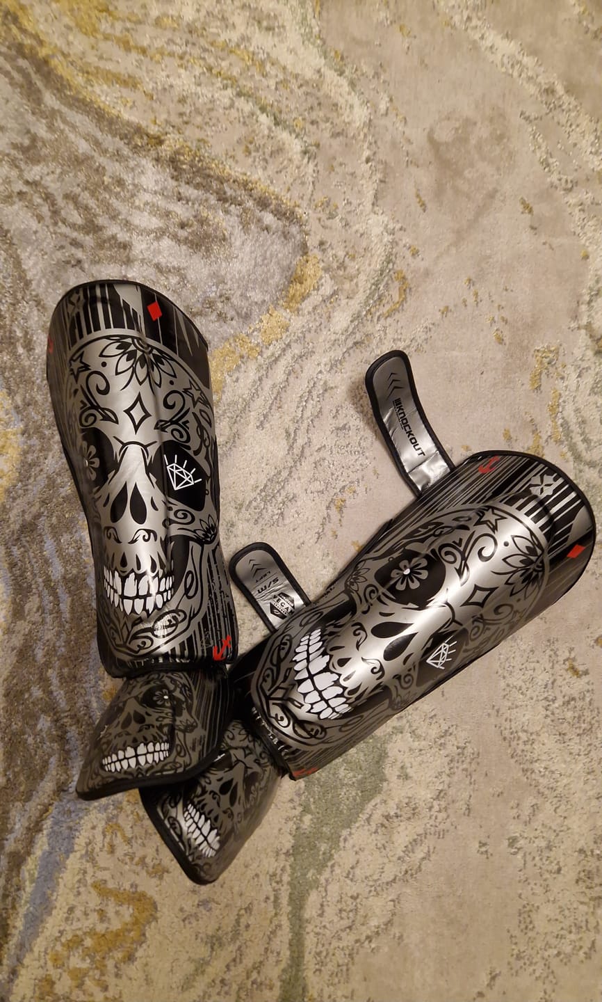 Customer photo review of Tibiere Kickbox Knockout Skull