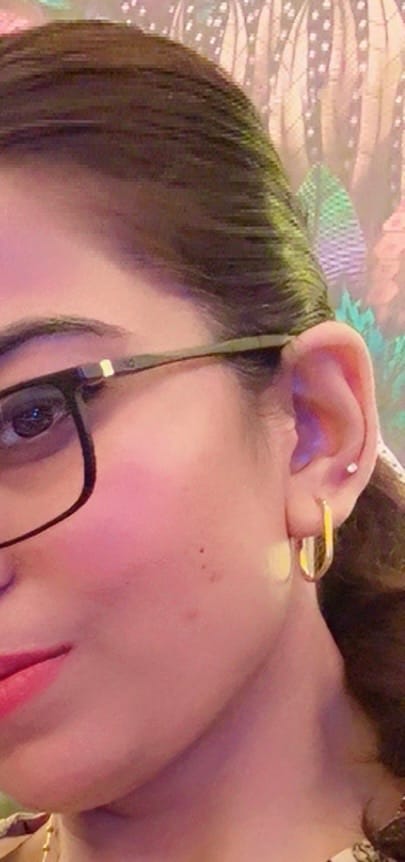 Customer photo review of Plain Oval Hoop Earrings