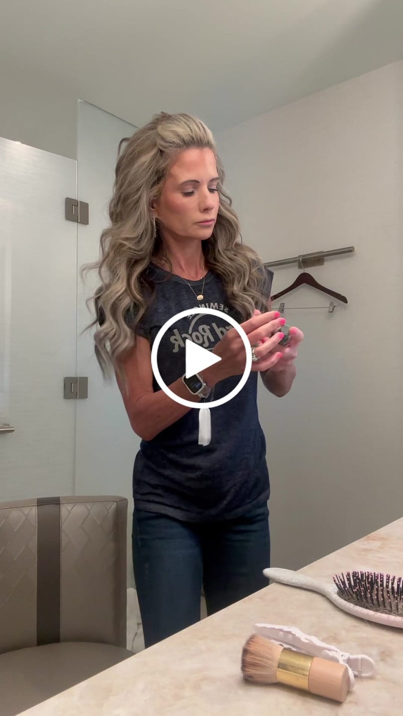 Customer video review of Root Texturizing Powder + Flex Hold Hairspray Bundle