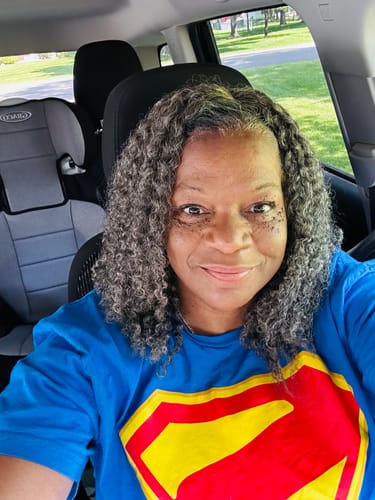 Customer photo review of Luvwin 13x4 Salt And Pepper Wand Curly Glueless Gray Color Pre-Cut Lace Wig