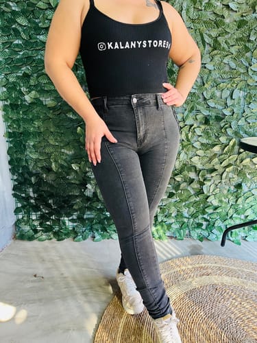 Customer photo review of Jeans Skinny Trenzado Lineal | Modelo EZ24912 (C7)  | Moda Estroz | Venta Por Mayor