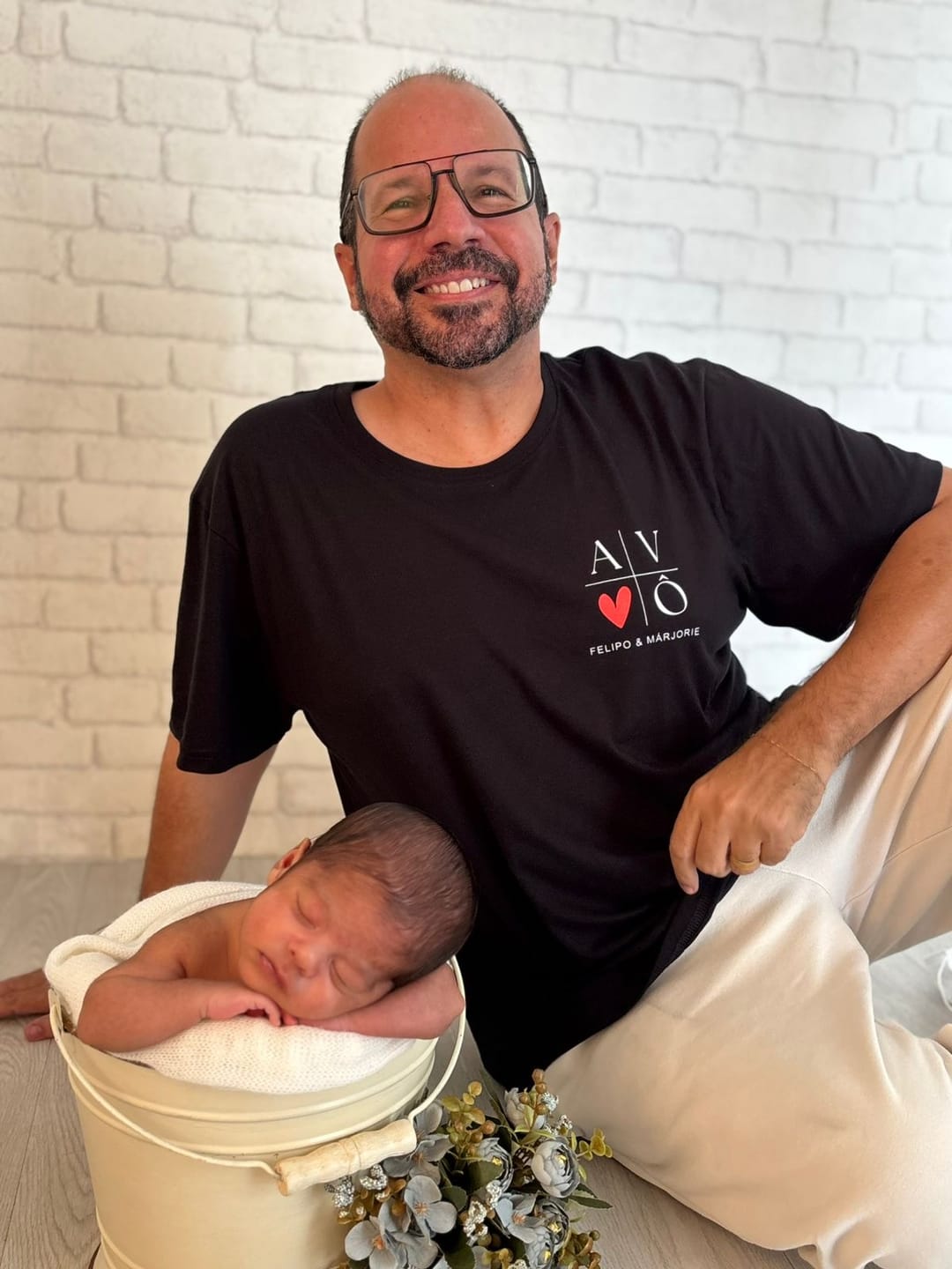 Customer photo review of Camiseta Personalizada MÃE / AVÓ MINIMALISTA - Algodão 100%