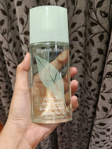 Customer photo review of Elizabeth Arden Green Tea Eau De Toilette For Women
