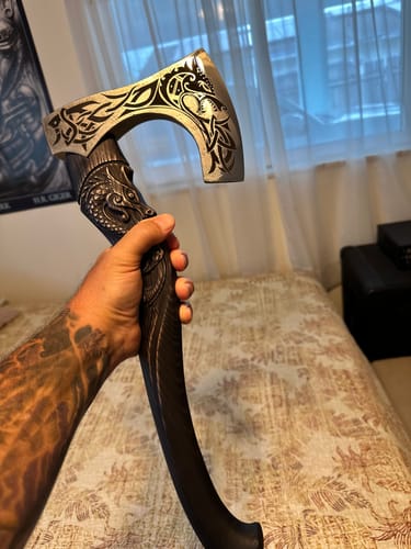 Customer photo review of Hand-forged hardened bearded viking axe "Fenrisulfr" with carved handle