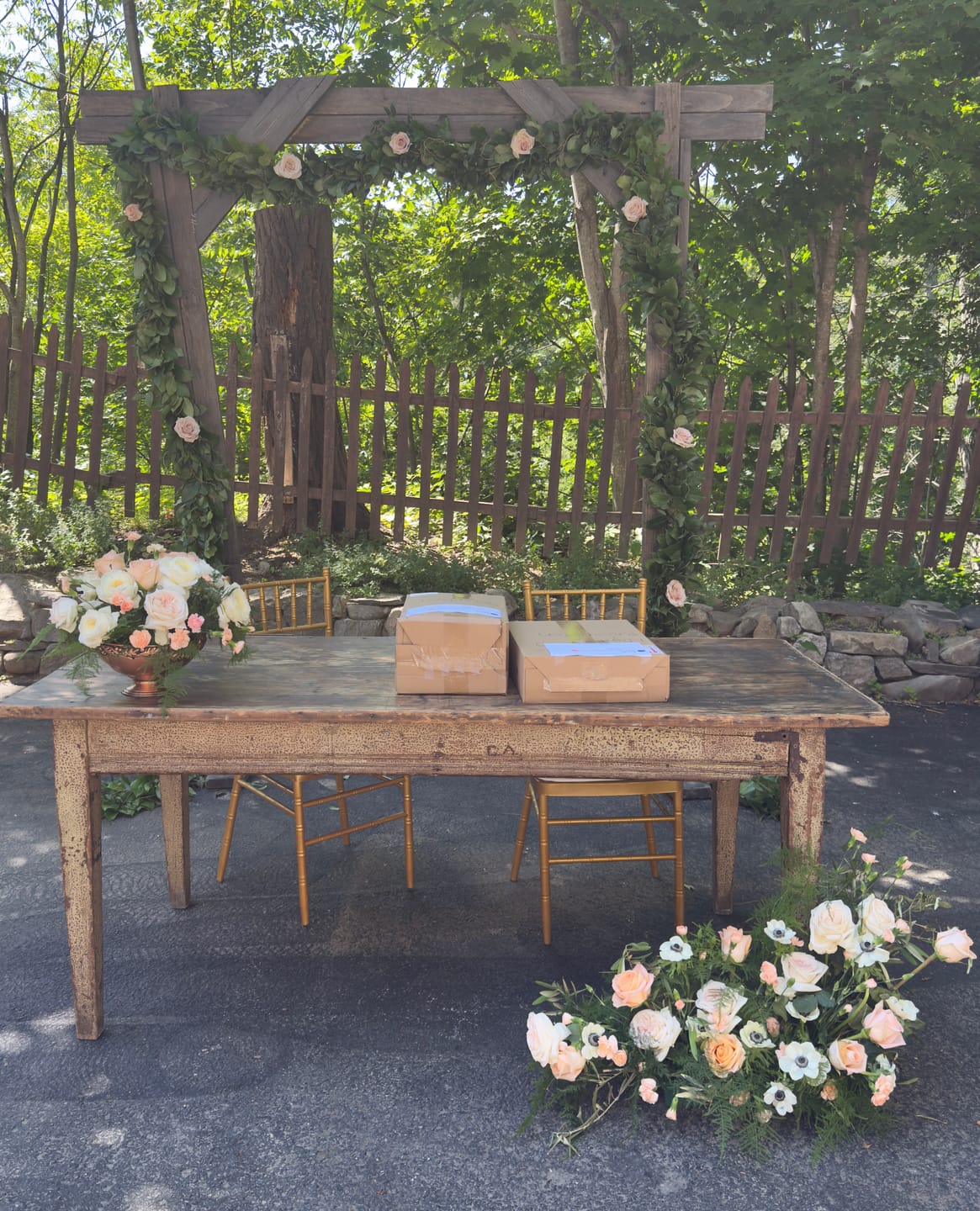 Customer photo review of 25' FRESH Salal, Italian Ruscus & Curly Willow Garland